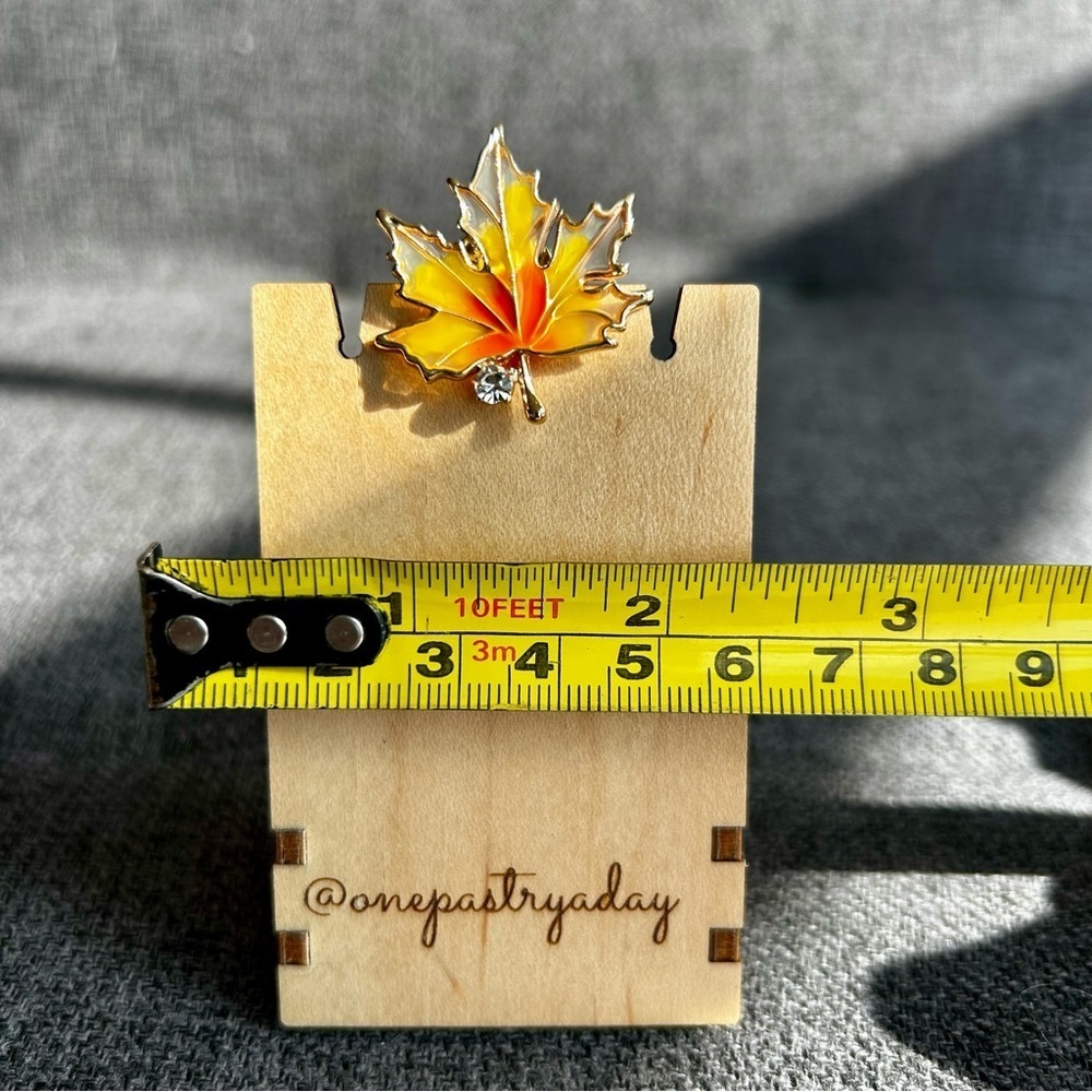 Maple Leaf Resin Pin Brooch, Orange, Yellow, Gold - Picture 14 of 17